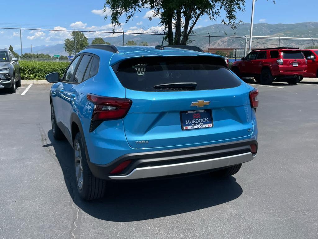 new 2025 Chevrolet Trax car, priced at $24,785