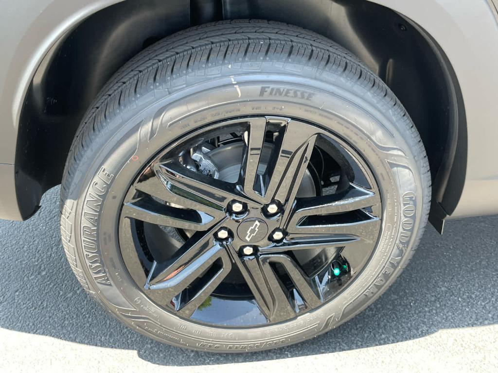 new 2025 Chevrolet Trax car, priced at $26,335