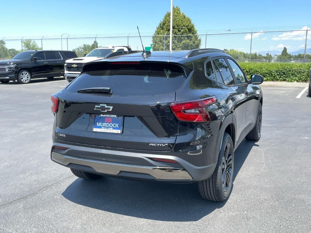 new 2025 Chevrolet Trax car, priced at $26,335