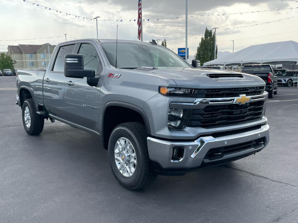 new 2025 Chevrolet Silverado 3500 car, priced at $72,695