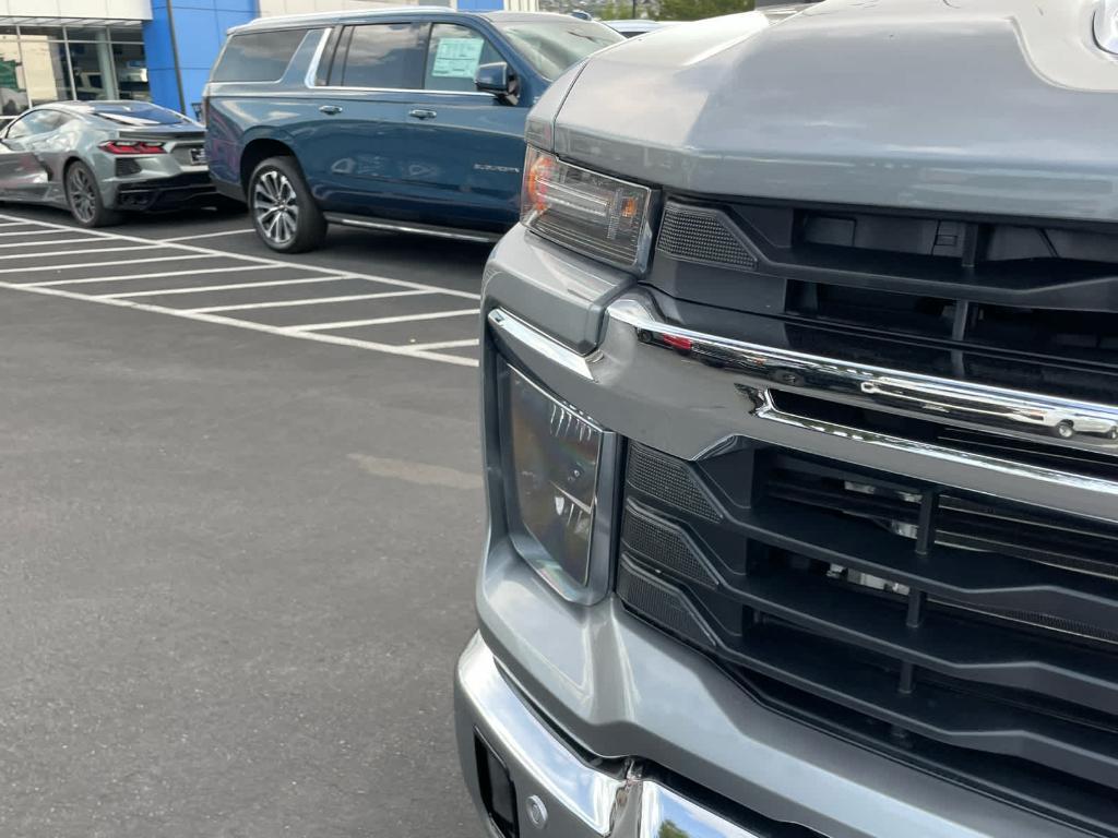 new 2025 Chevrolet Silverado 3500 car, priced at $72,695