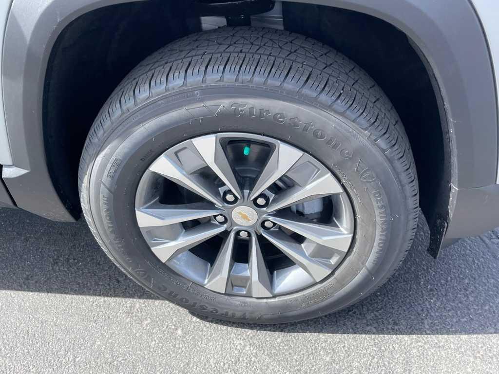 new 2025 Chevrolet Equinox car, priced at $31,645