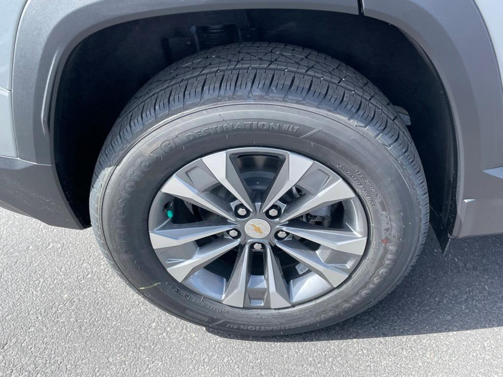 new 2025 Chevrolet Equinox car, priced at $32,395
