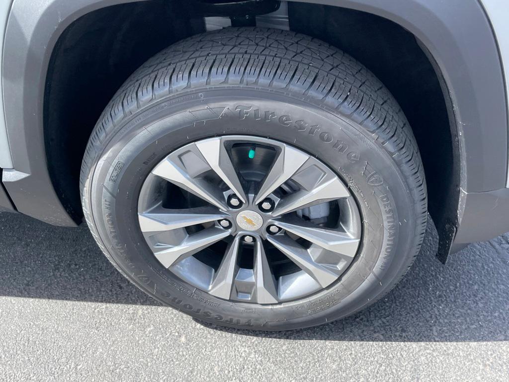 new 2025 Chevrolet Equinox car, priced at $32,395