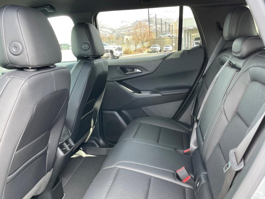 new 2025 Chevrolet Equinox car, priced at $32,395
