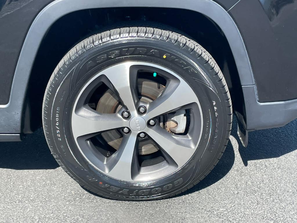 used 2020 Jeep Cherokee car, priced at $19,900