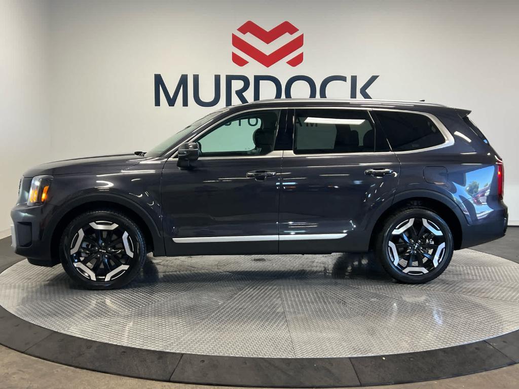 used 2025 Kia Telluride car, priced at $41,822