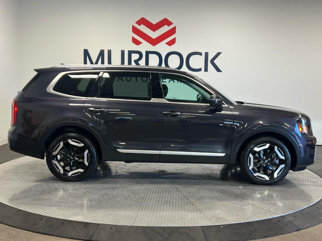 used 2025 Kia Telluride car, priced at $41,822