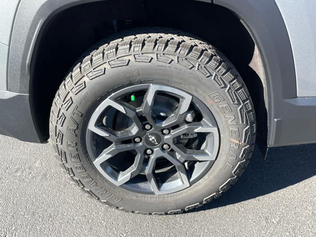 new 2026 Chevrolet Equinox car, priced at $37,095