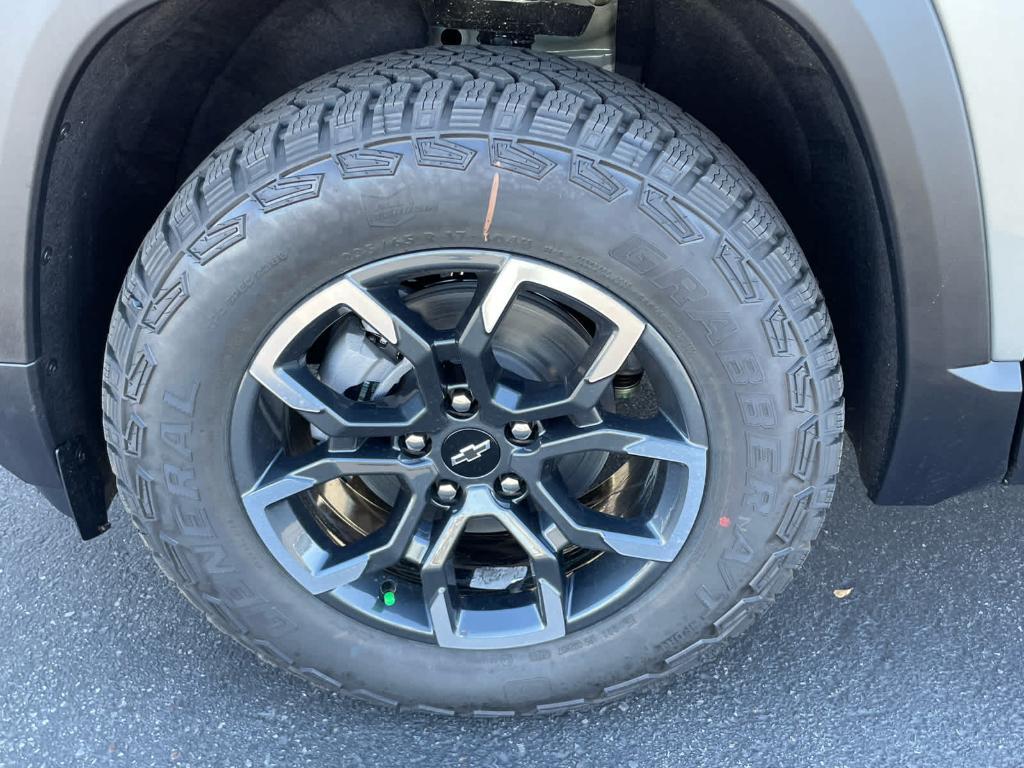 new 2026 Chevrolet Equinox car, priced at $37,095