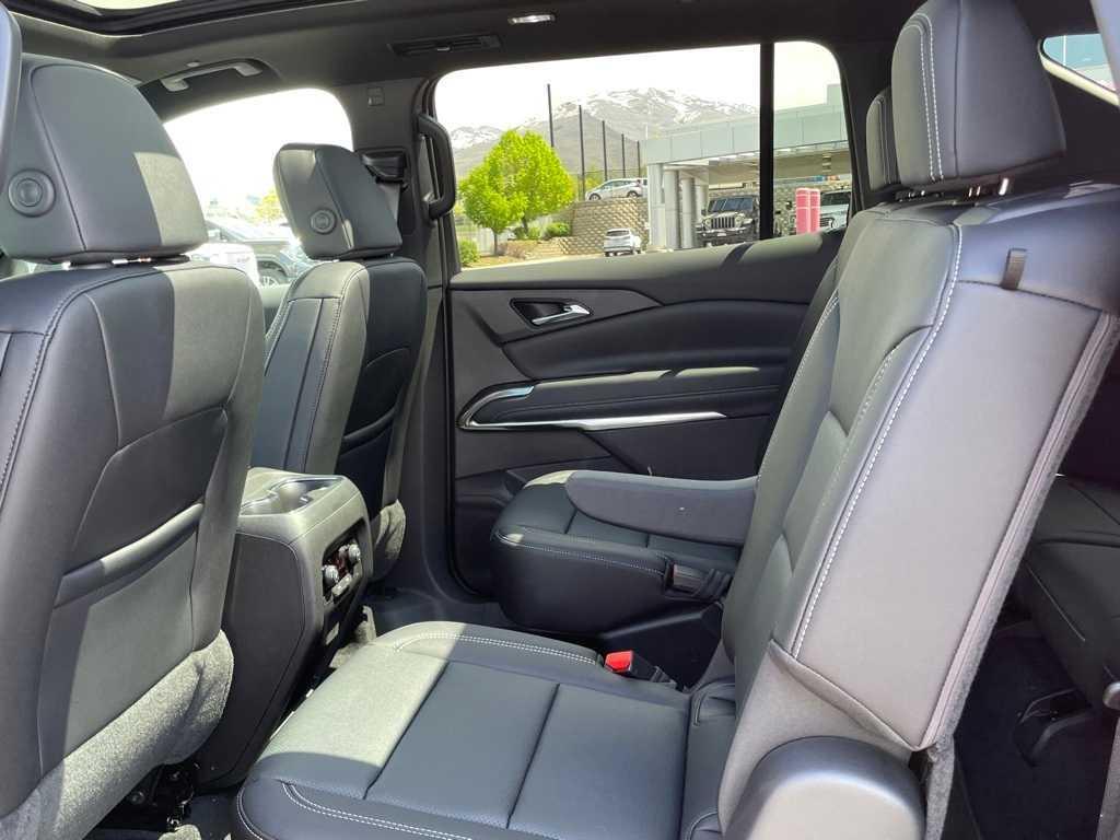 new 2025 Chevrolet Traverse car, priced at $48,590