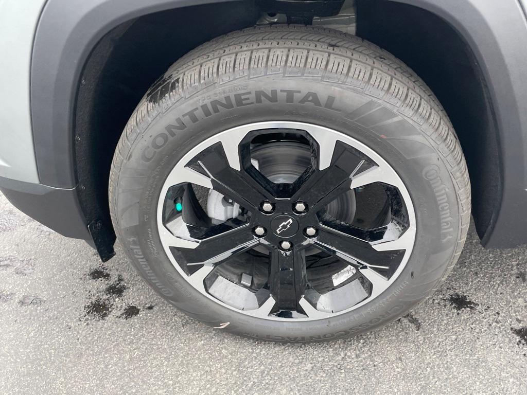 new 2025 Chevrolet Equinox car, priced at $33,090