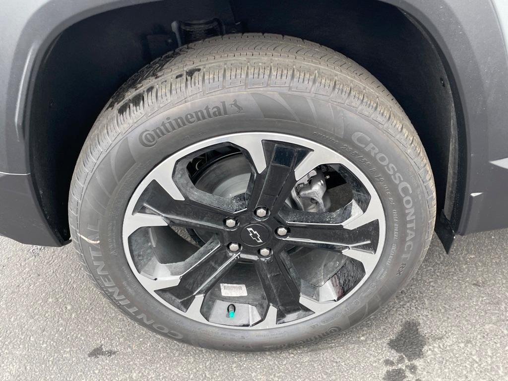 new 2025 Chevrolet Equinox car, priced at $33,090