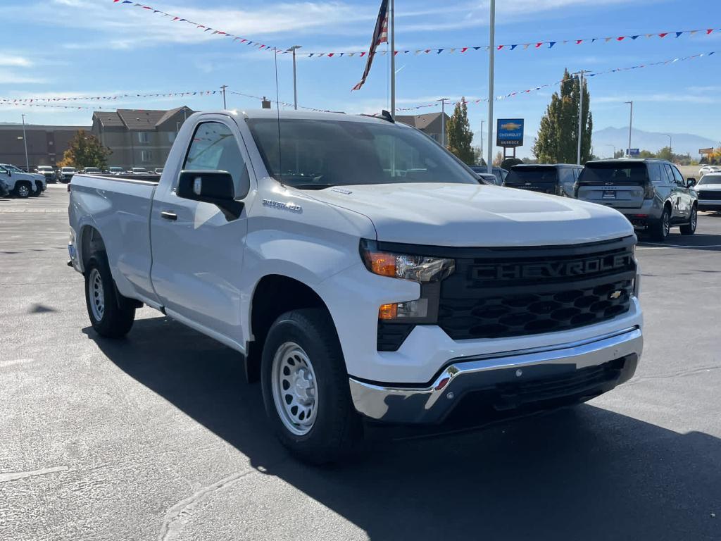 new 2026 Chevrolet Silverado 1500 car, priced at $32,900