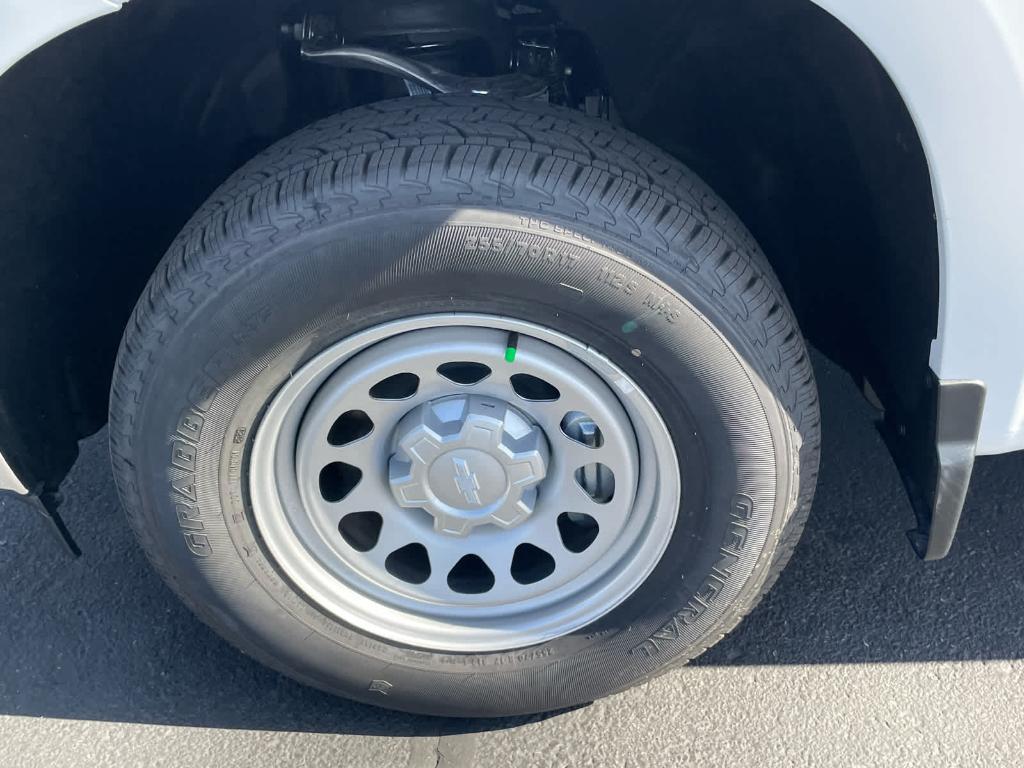 new 2026 Chevrolet Silverado 1500 car, priced at $32,900