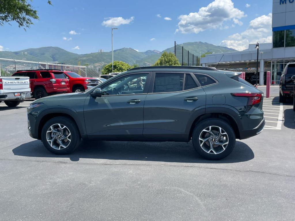 new 2025 Chevrolet Trax car