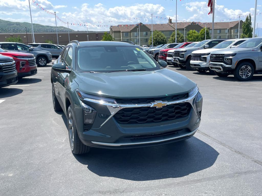 new 2025 Chevrolet Trax car