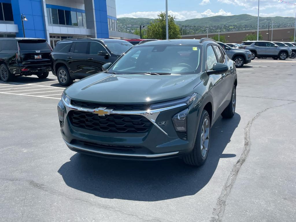 new 2025 Chevrolet Trax car