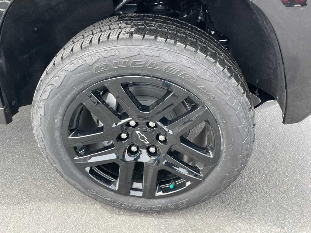 new 2025 Chevrolet Colorado car, priced at $47,910