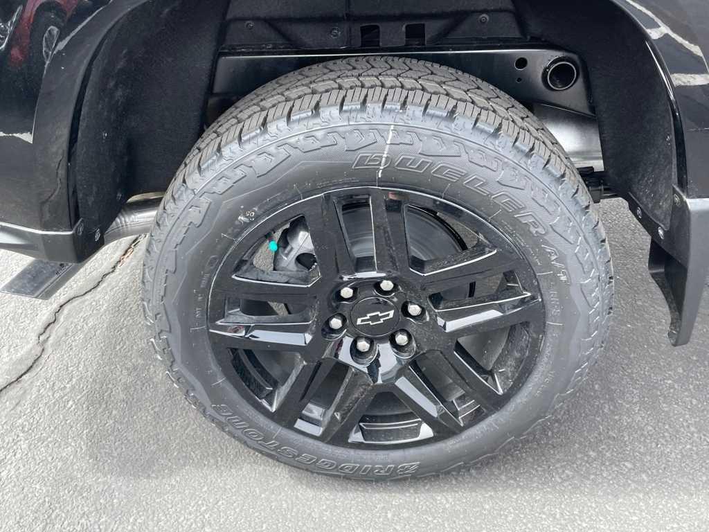 new 2025 Chevrolet Colorado car, priced at $47,910