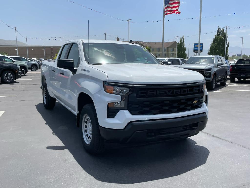 new 2025 Chevrolet Silverado 1500 car, priced at $41,235