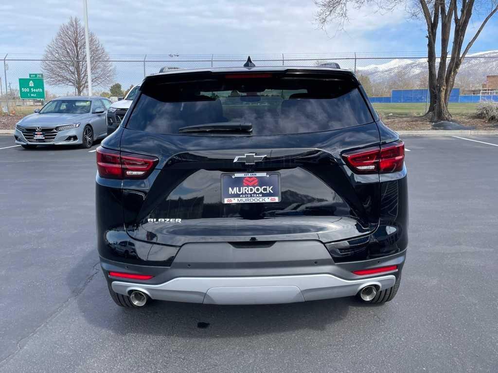 new 2025 Chevrolet Blazer car, priced at $35,875