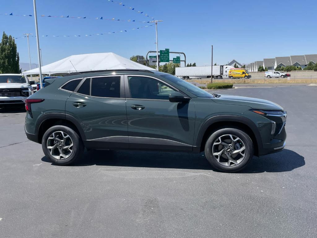 new 2025 Chevrolet Trax car, priced at $25,235