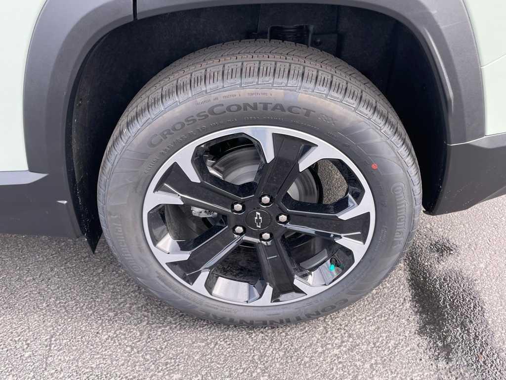 new 2025 Chevrolet Equinox car, priced at $32,875