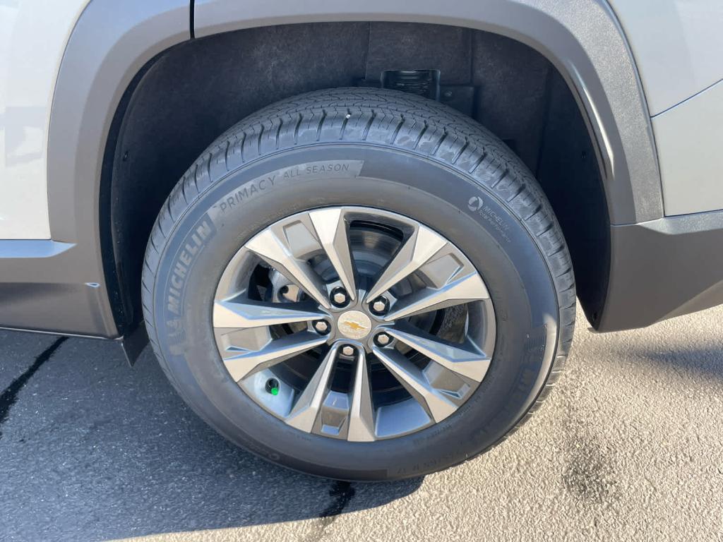 new 2026 Chevrolet Equinox car, priced at $30,495