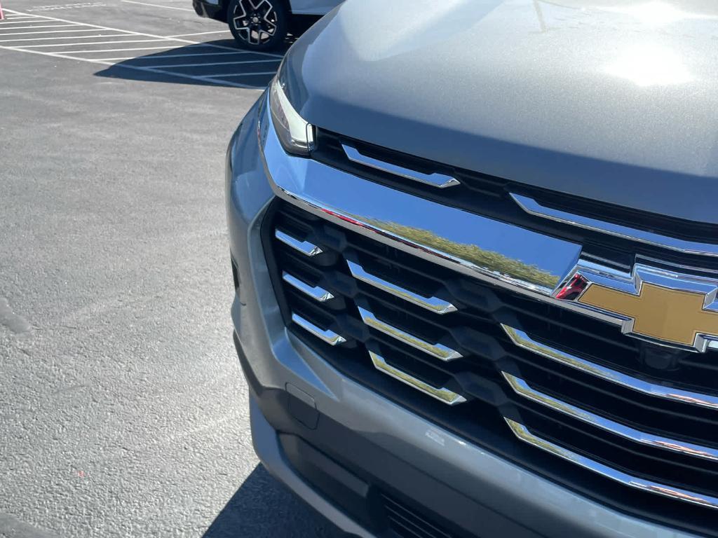 new 2026 Chevrolet Equinox car, priced at $30,495