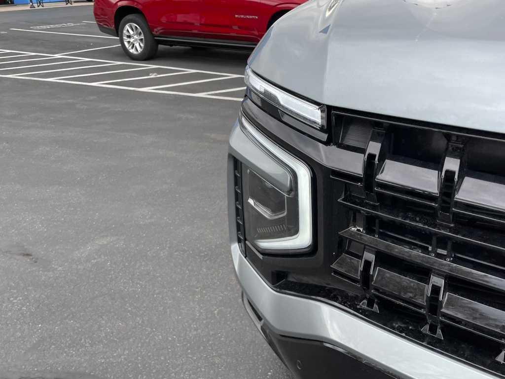 new 2025 Chevrolet Suburban car, priced at $83,125