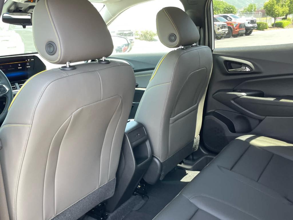 new 2025 Chevrolet Trax car, priced at $25,440