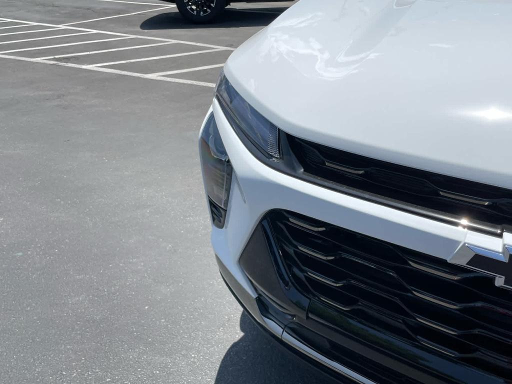 new 2025 Chevrolet Trax car, priced at $25,440