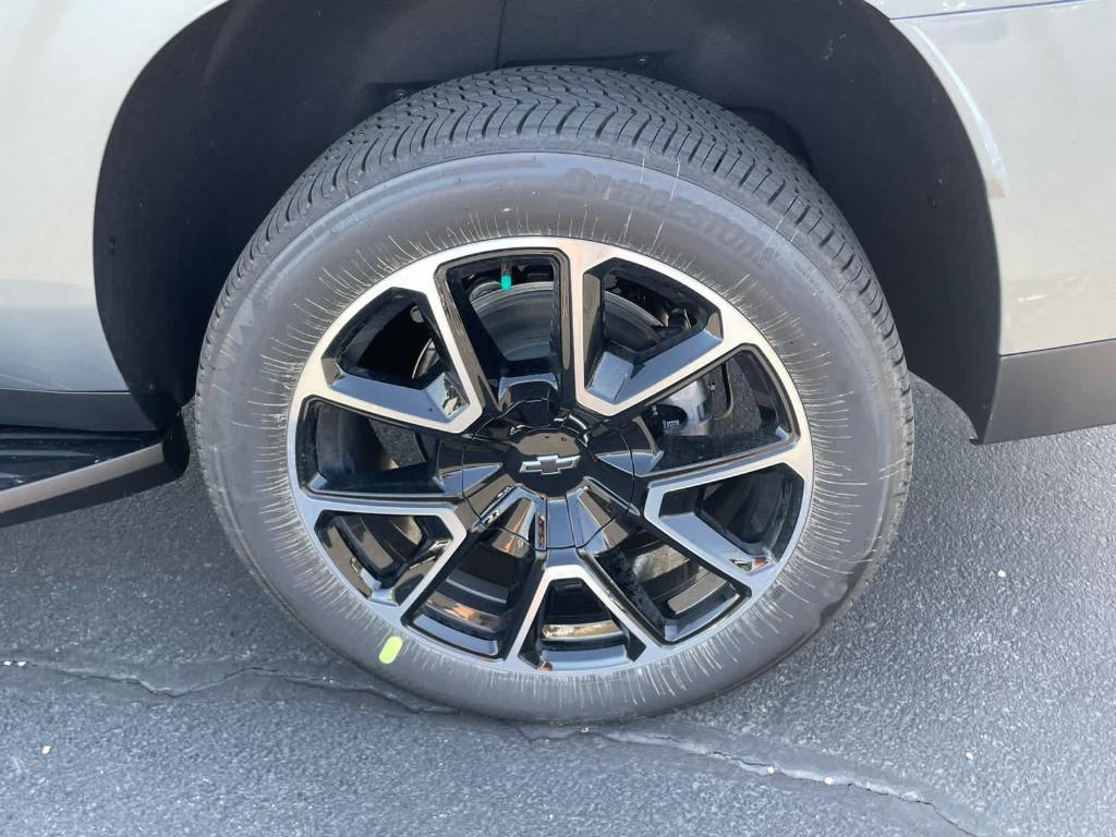 new 2025 Chevrolet Suburban car, priced at $78,045