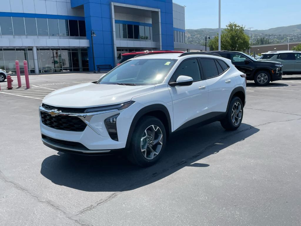 new 2025 Chevrolet Trax car, priced at $24,235