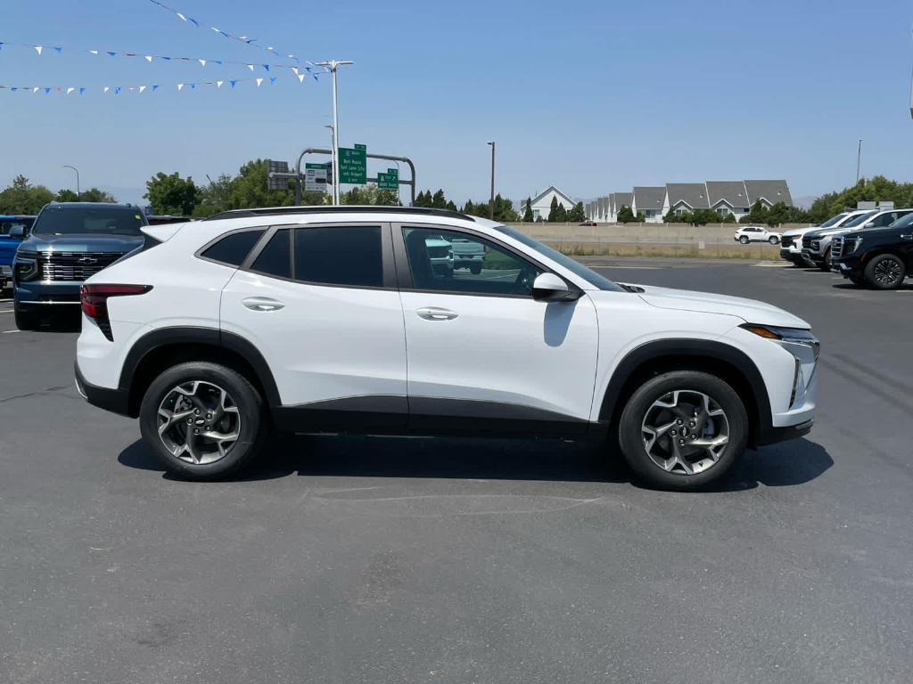 new 2025 Chevrolet Trax car, priced at $24,235