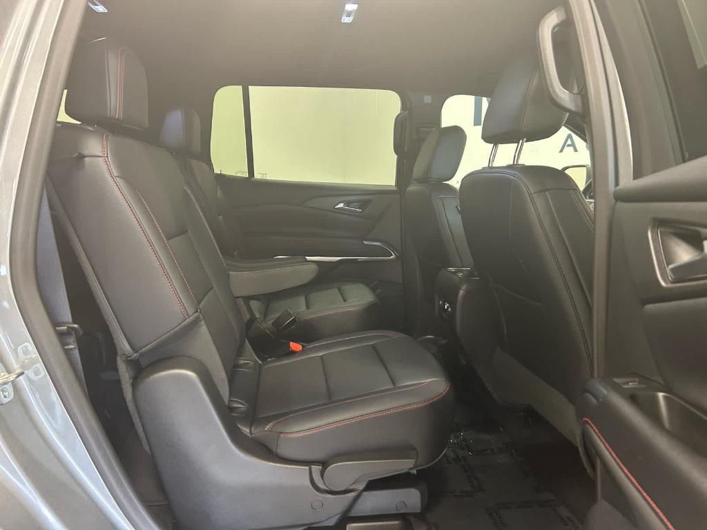 used 2024 Chevrolet Traverse car, priced at $49,900