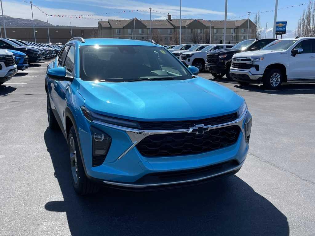 new 2025 Chevrolet Trax car, priced at $25,530