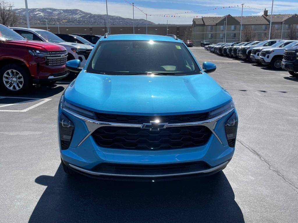 new 2025 Chevrolet Trax car, priced at $26,030