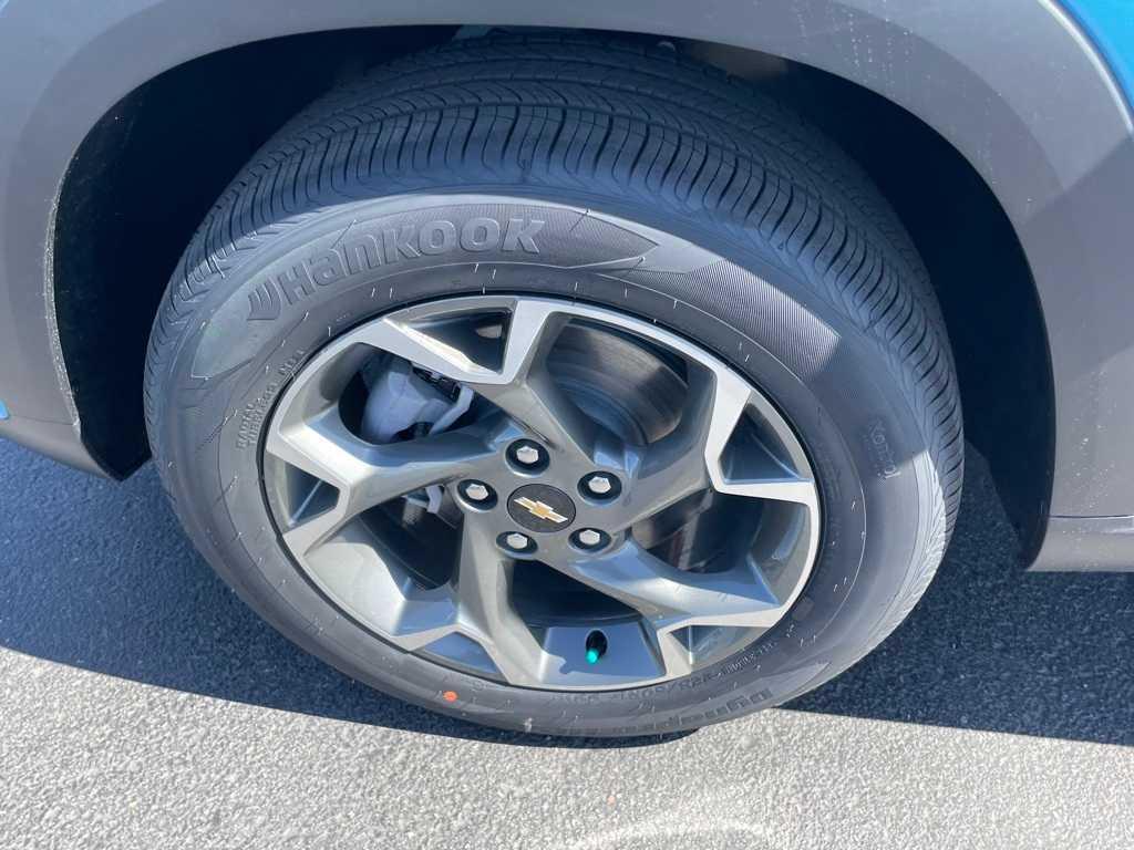 new 2025 Chevrolet Trax car, priced at $25,530