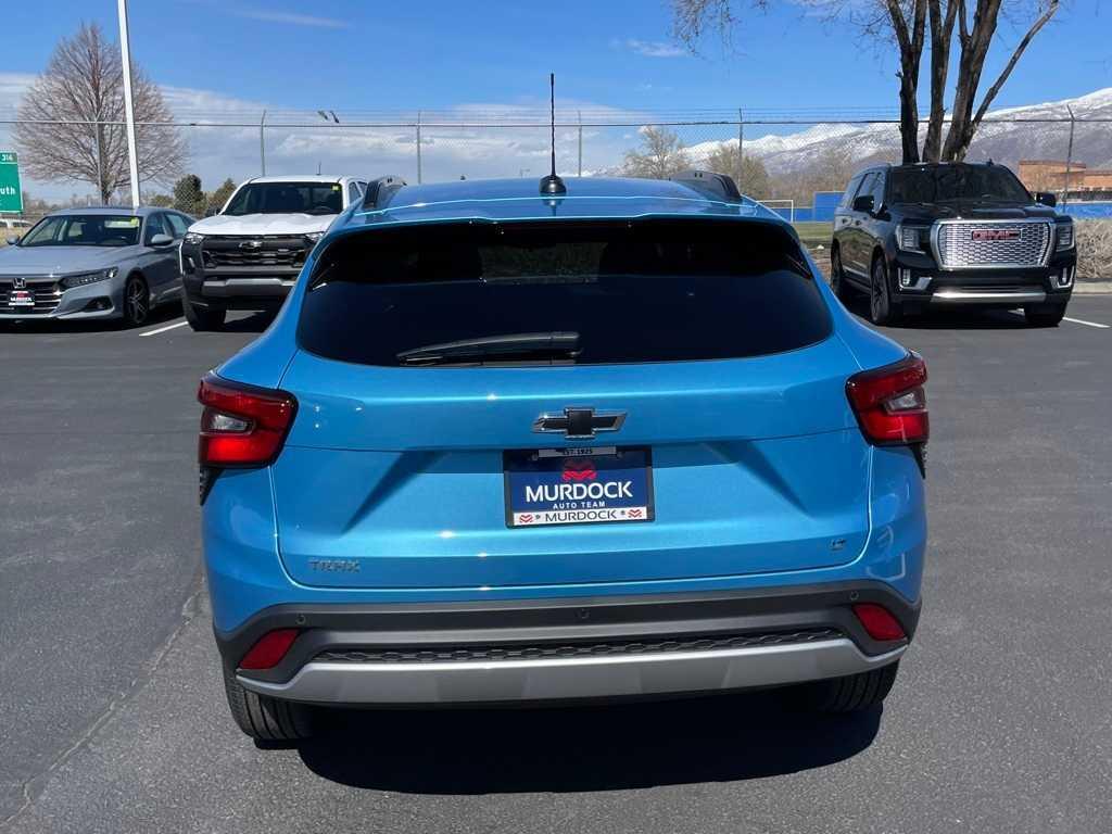 new 2025 Chevrolet Trax car, priced at $25,530