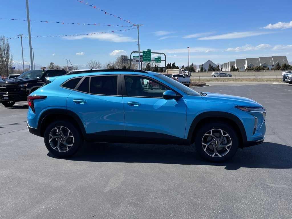 new 2025 Chevrolet Trax car, priced at $25,530