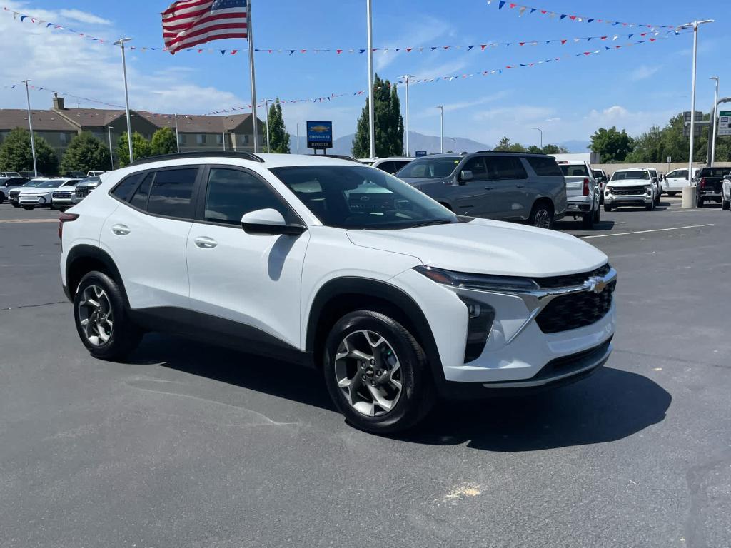 new 2025 Chevrolet Trax car, priced at $24,985