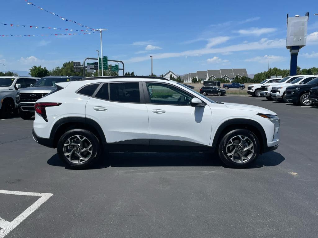 new 2025 Chevrolet Trax car, priced at $24,985
