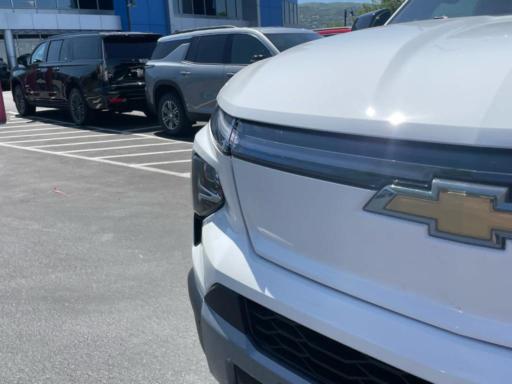 new 2025 Chevrolet Silverado EV car, priced at $71,490