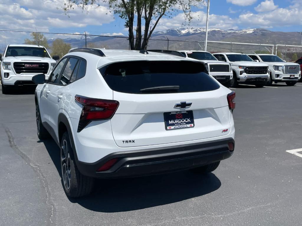 new 2025 Chevrolet Trax car, priced at $26,290