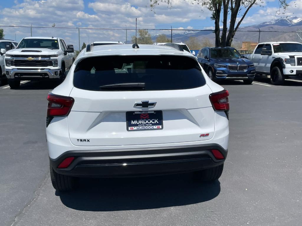 new 2025 Chevrolet Trax car, priced at $26,290