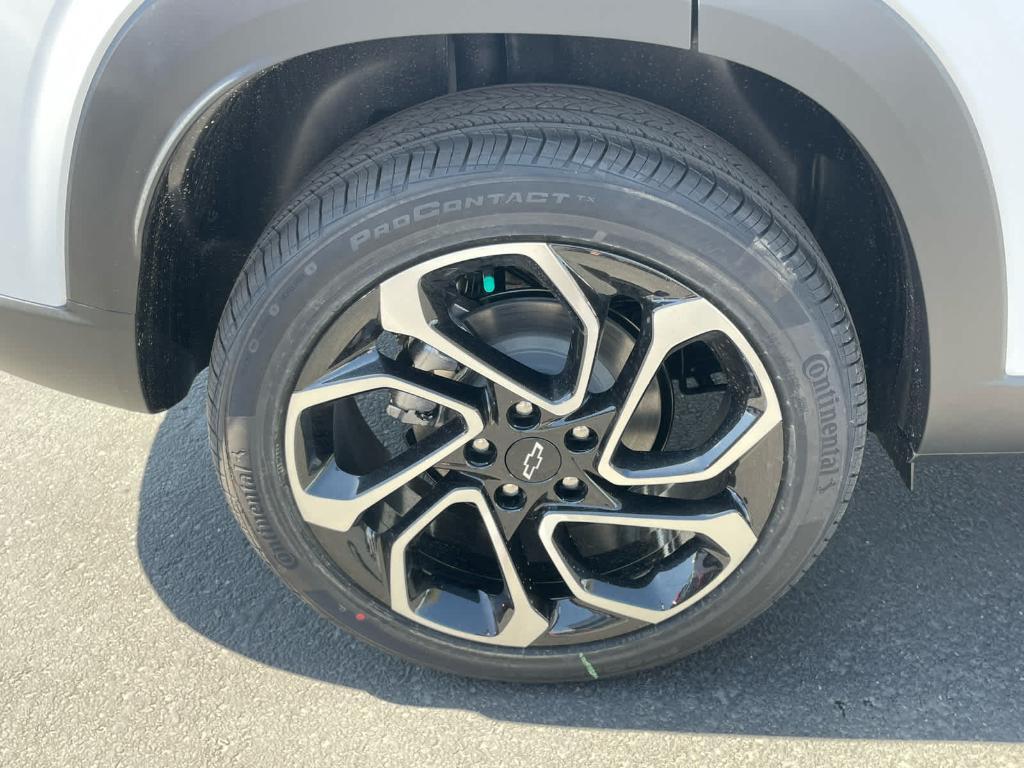 new 2025 Chevrolet Trax car, priced at $26,290