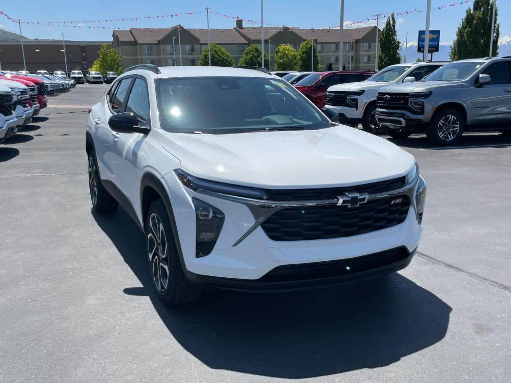 new 2025 Chevrolet Trax car, priced at $26,290