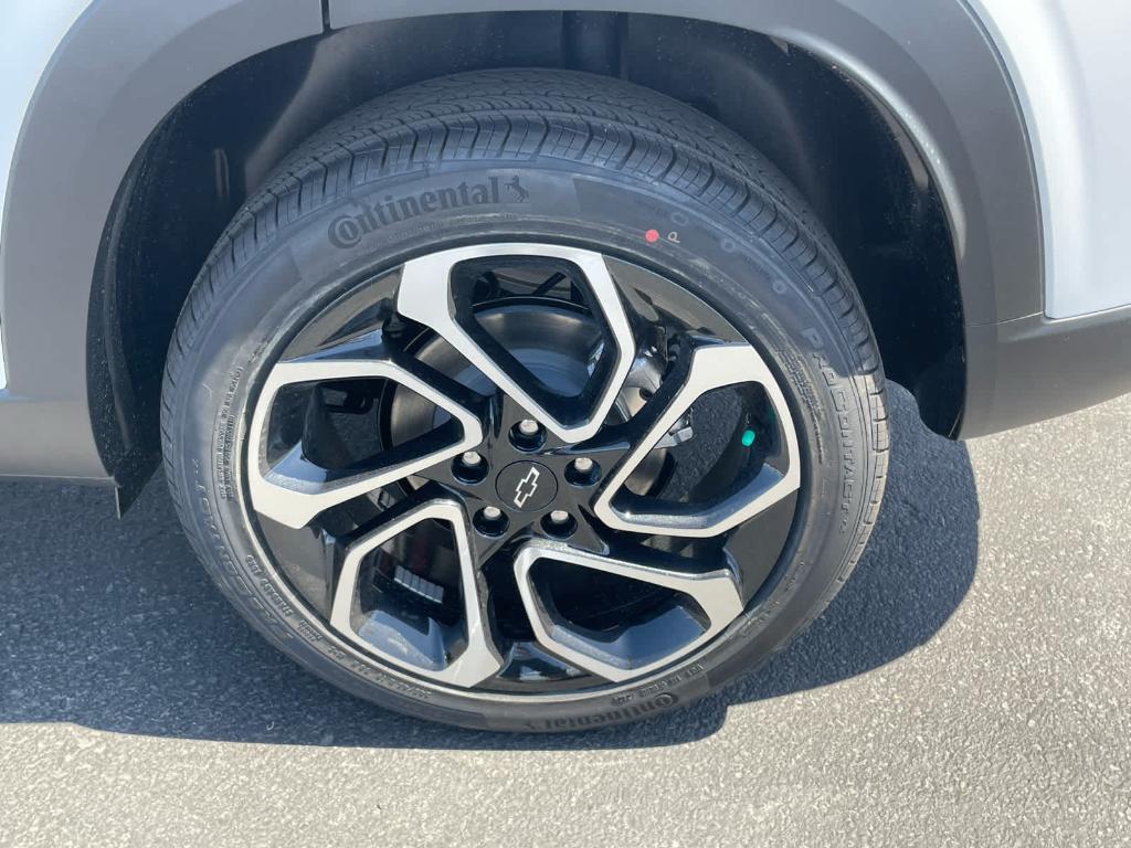 new 2025 Chevrolet Trax car, priced at $26,290